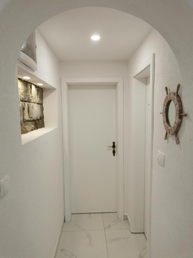 Apartma Kantina Ankaran Buitenkant foto