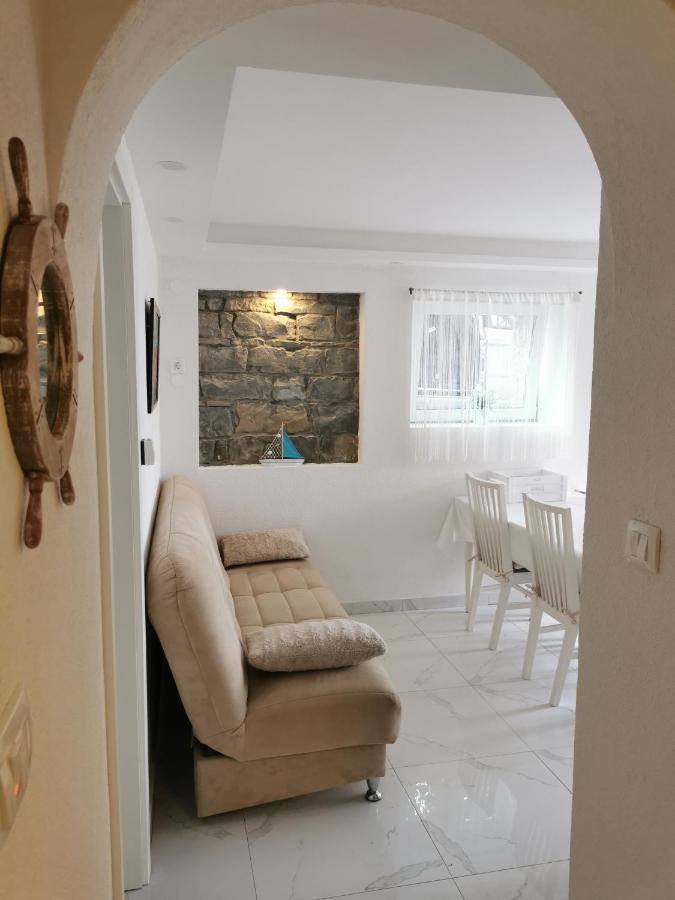 Apartma Kantina Ankaran Buitenkant foto