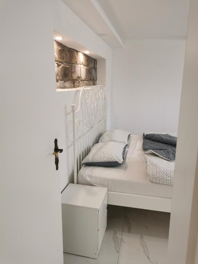 Apartma Kantina Ankaran Buitenkant foto